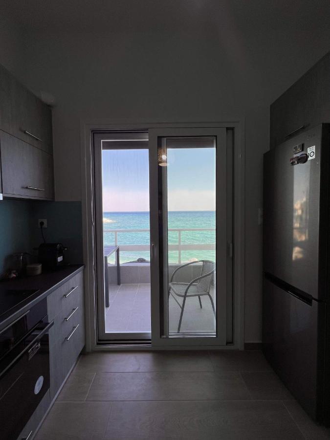 Beach Retreat In Town Corinth Exteriör bild